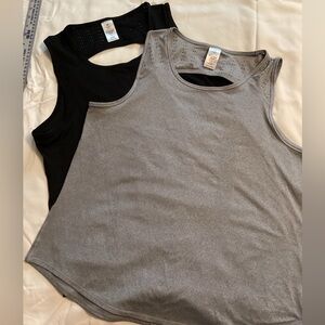 Activewear: Set of Two Ladies Members Mark Perforated Tank Tops Size Large